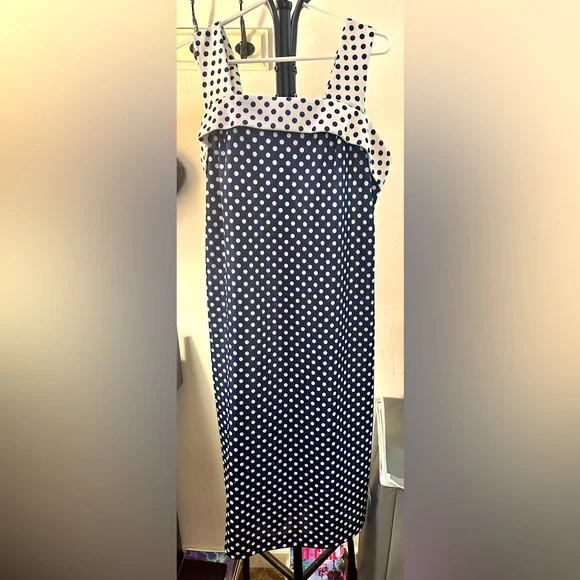 Woman dress size XL - 39” long, 16”- 19” waist - Picture 1 of 2